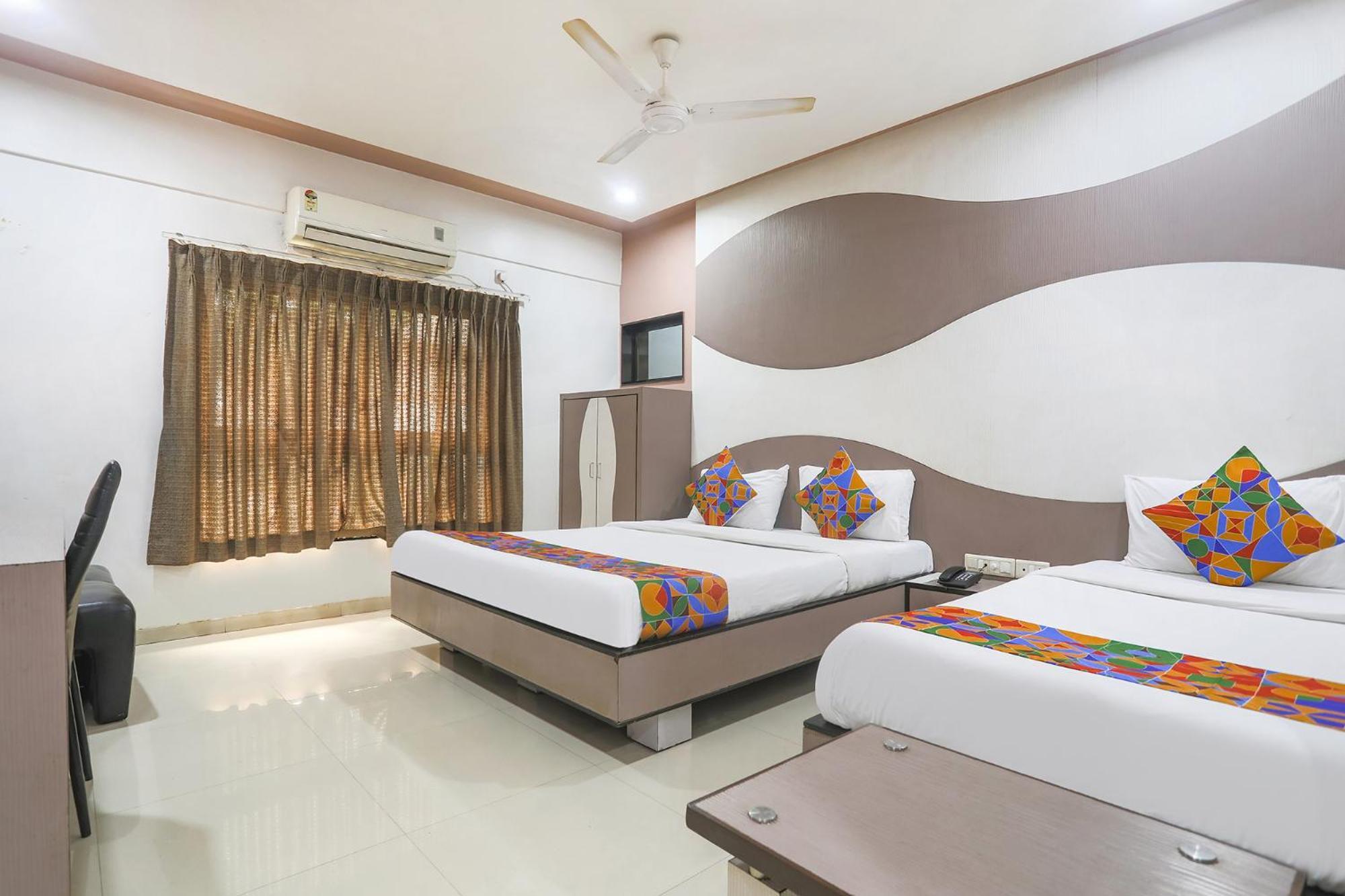 Hotel Merit Surat Exterior photo